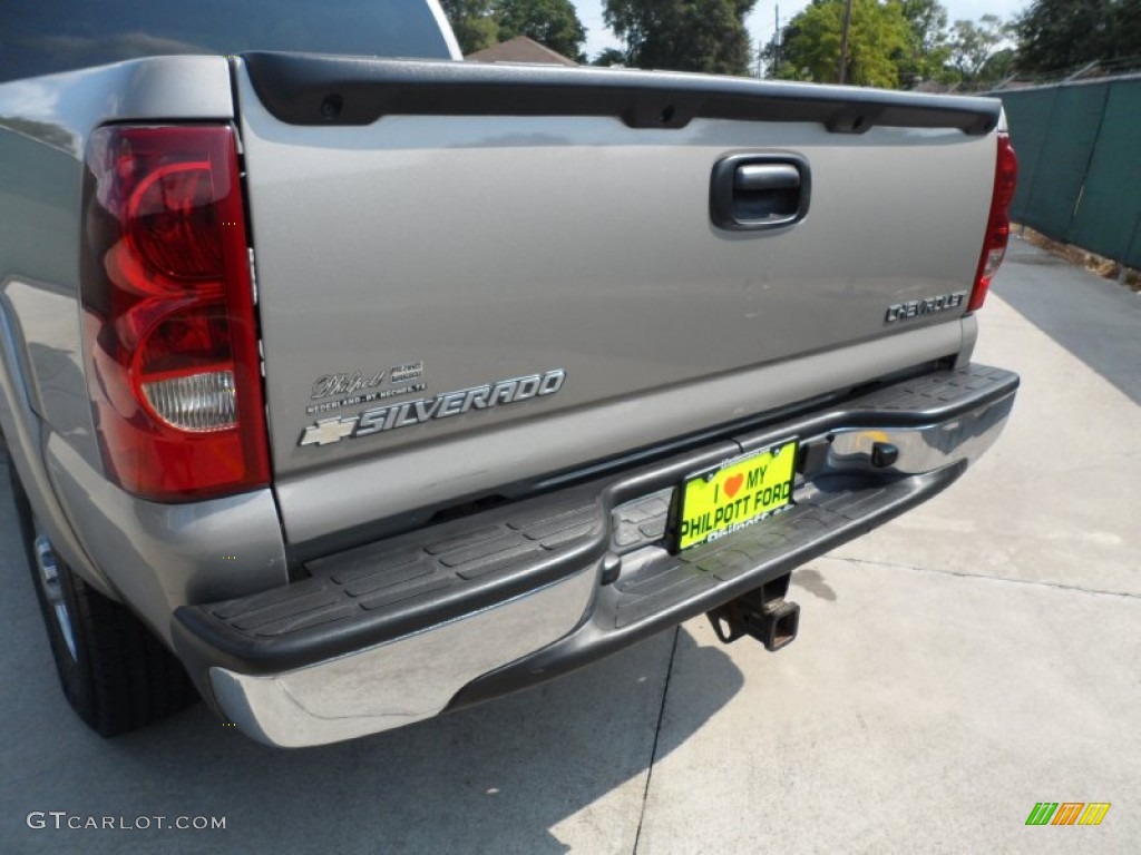 2003 Silverado 1500 LS Crew Cab - Light Pewter Metallic / Medium Gray photo #21