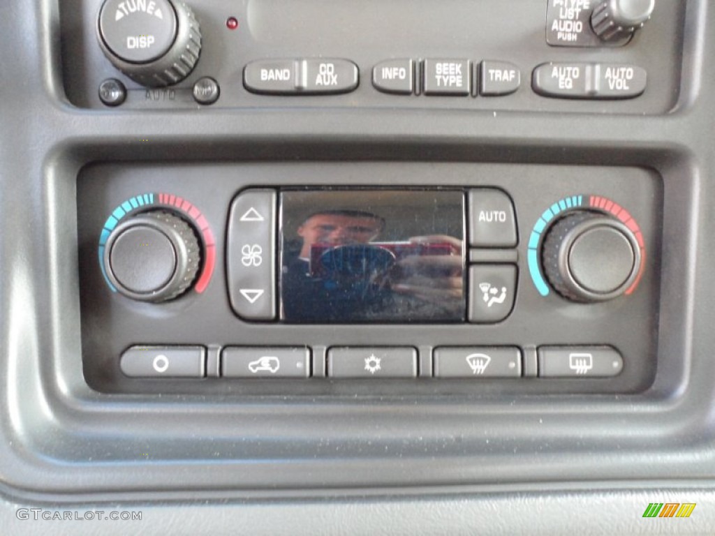 2003 Chevrolet Silverado 1500 LS Crew Cab Controls Photo #53339404