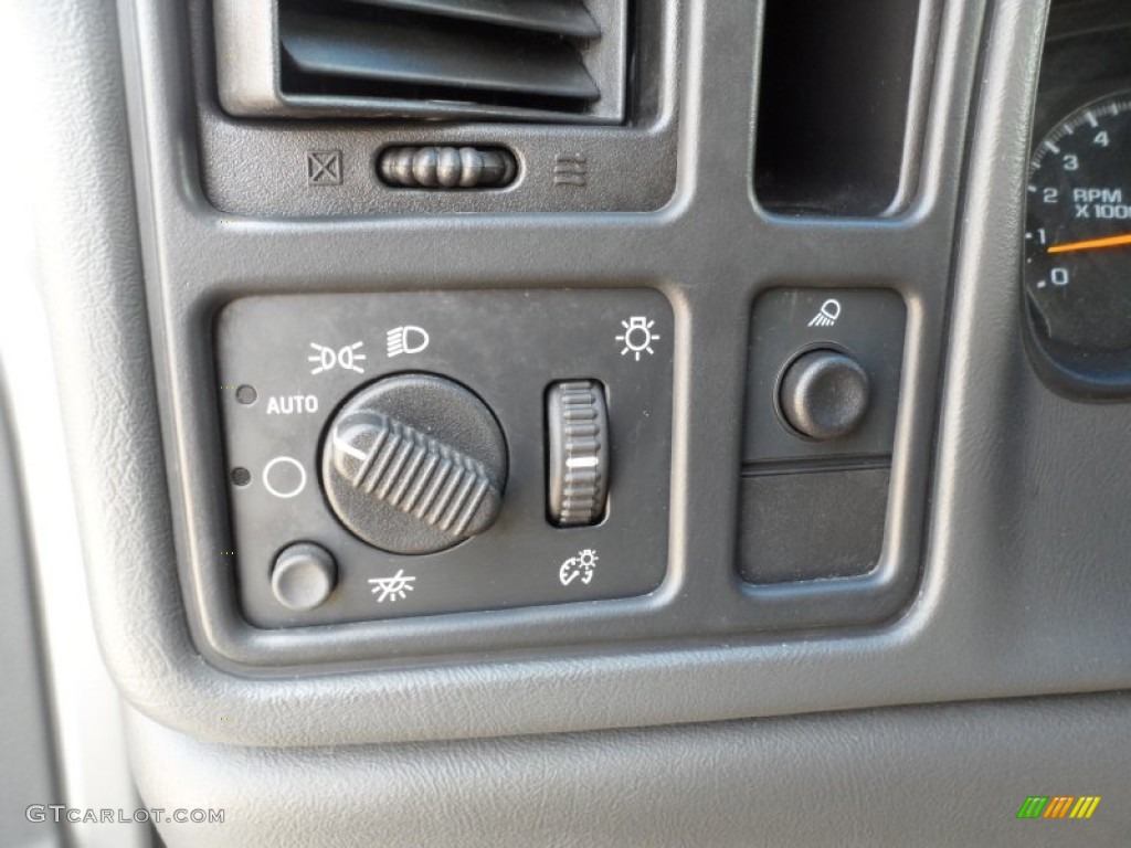 2003 Chevrolet Silverado 1500 LS Crew Cab Controls Photos