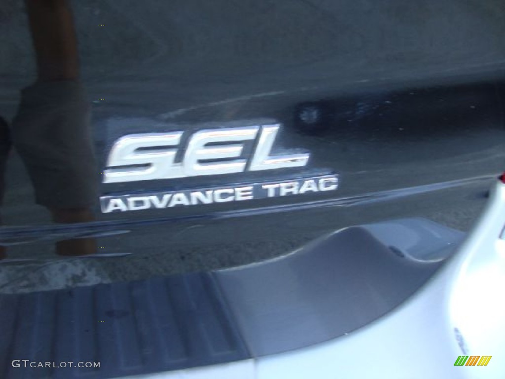 2003 Ford Windstar SEL Marks and Logos Photos