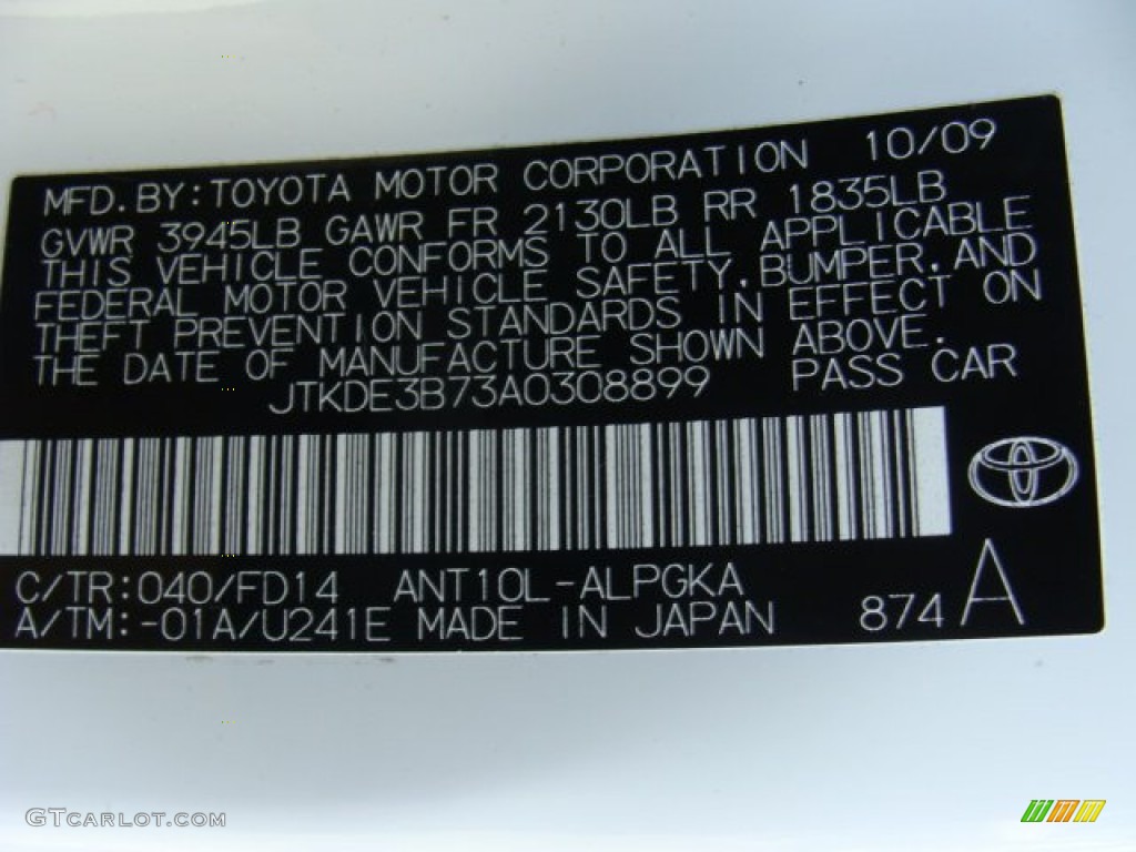 2010 tC  - Super White / Dark Charcoal photo #15