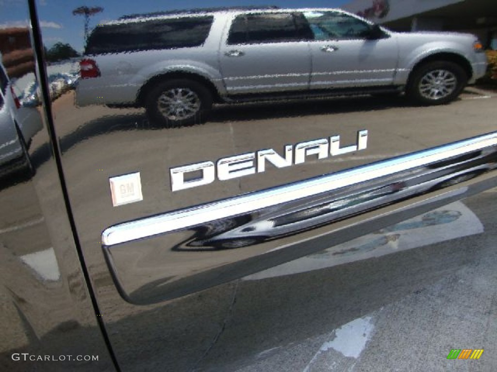 2007 GMC Sierra 1500 Denali Crew Cab 4WD Marks and Logos Photo #53343421