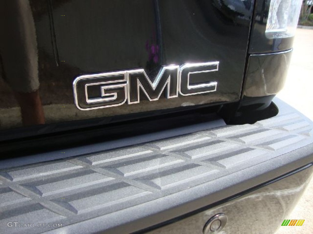 2007 GMC Sierra 1500 Denali Crew Cab 4WD Marks and Logos Photo #53343445