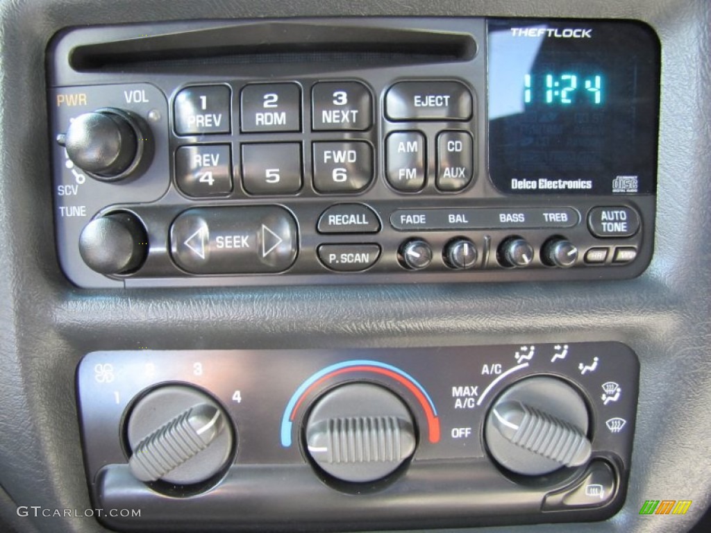 2000 GMC Sonoma SLE Extended Cab 4x4 Audio System Photos