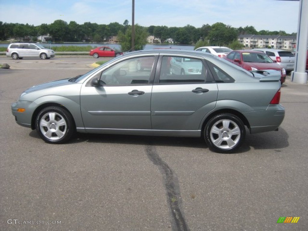 2006 Focus ZX4 SES Sedan - Light Tundra Metallic / Dark Flint/Light Flint photo #9