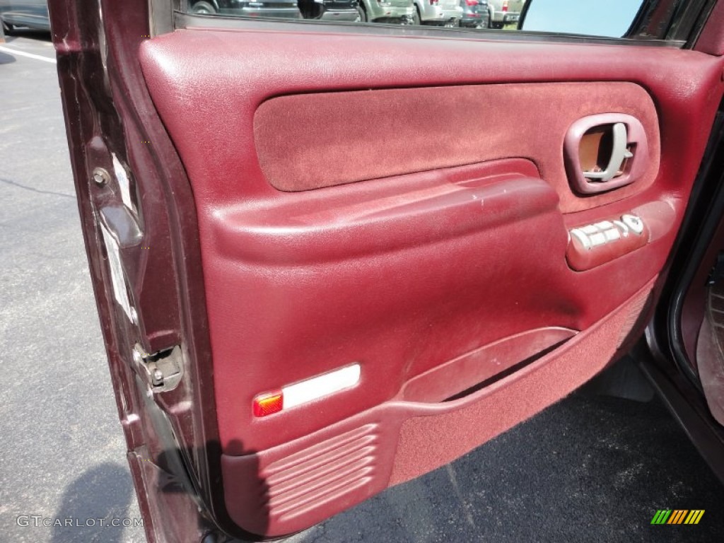 1996 Chevrolet Tahoe LS 4x4 Red Door Panel Photo #53349754