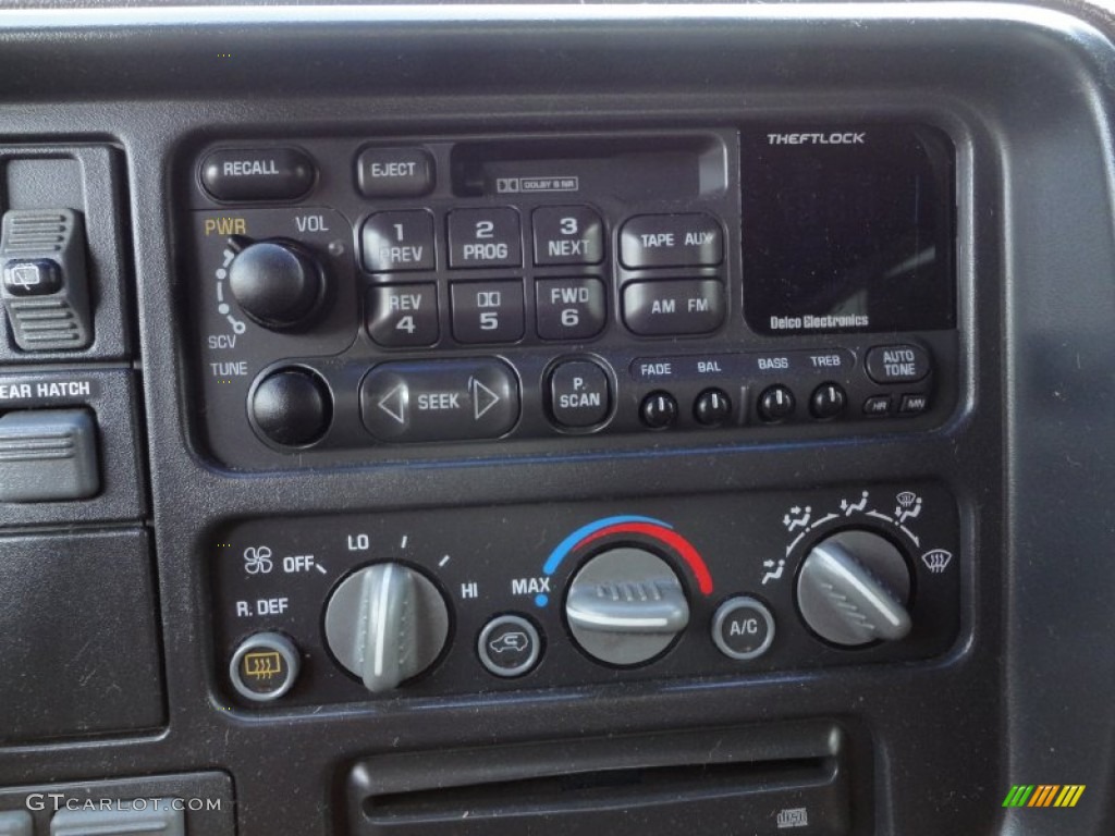 1996 Chevrolet Tahoe LS 4x4 Audio System Photos