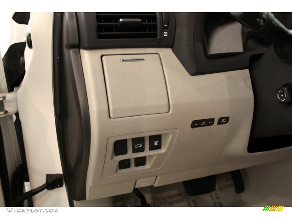 2010 Lexus RX 350 AWD Controls Photo #53352112