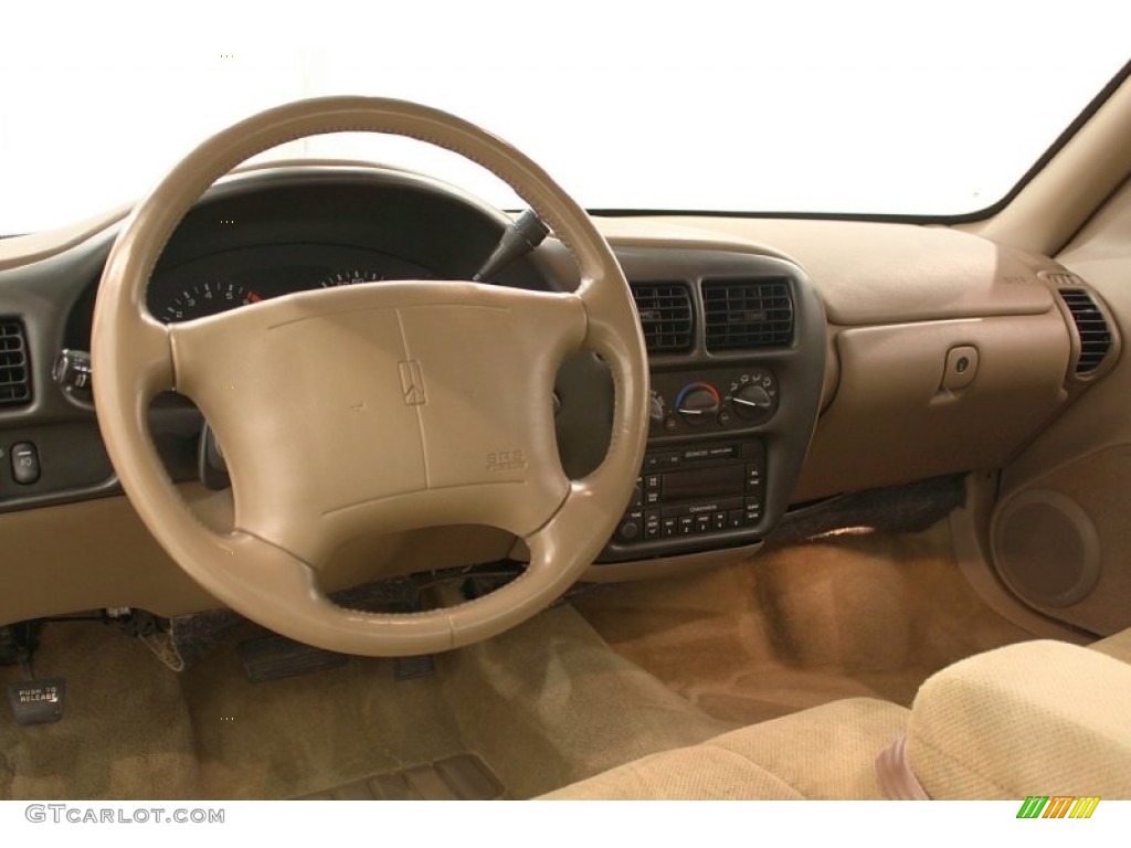 1995 Oldsmobile Cutlass Supreme S Sedan Beige Dashboard Photo #53352949