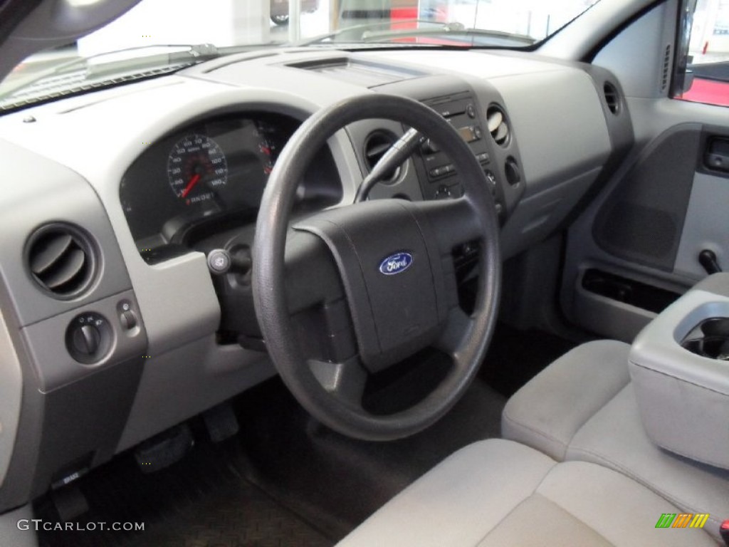 Medium Flint Grey Interior 2005 Ford F150 STX Regular Cab Photo #53356009