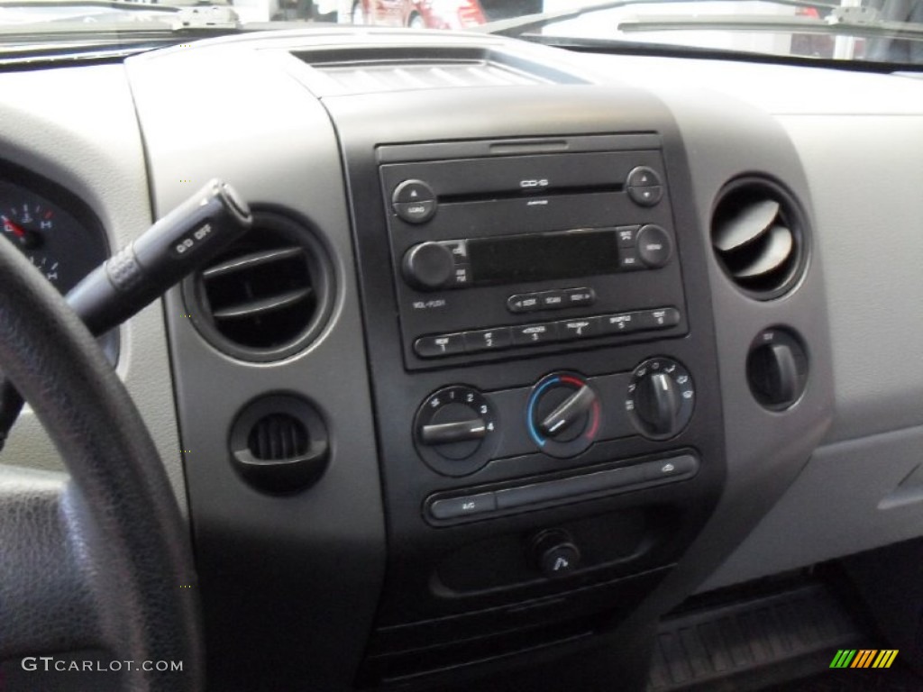 2005 Ford F150 STX Regular Cab Audio System Photos