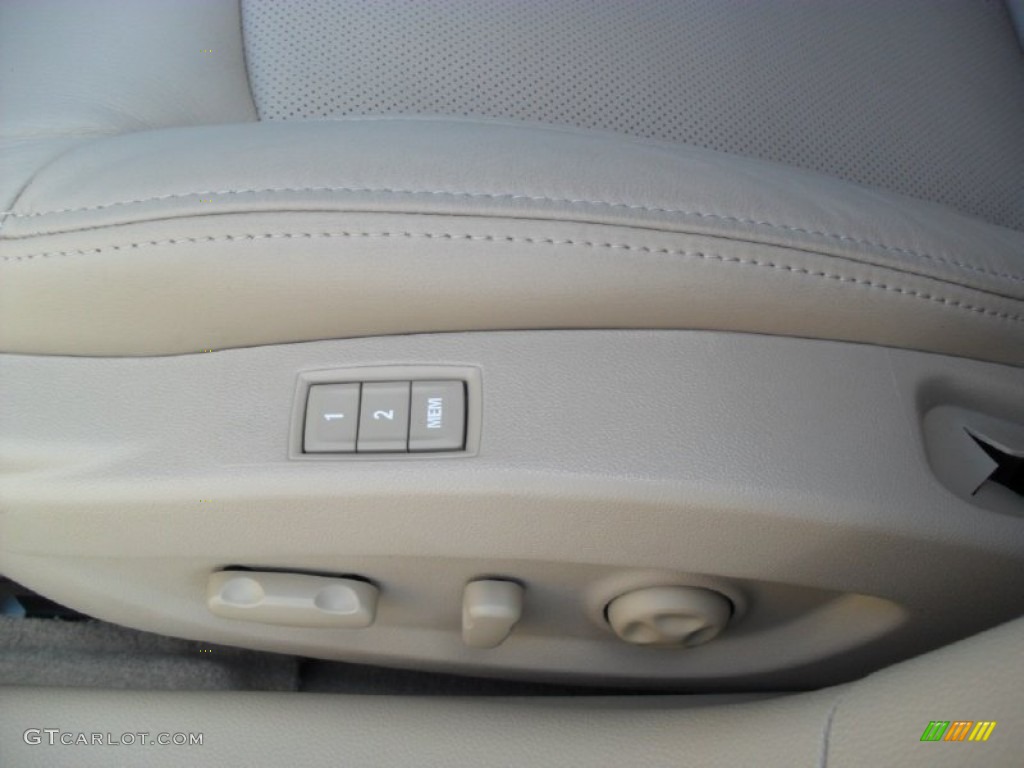 2012 Buick LaCrosse FWD Controls Photo #53357401