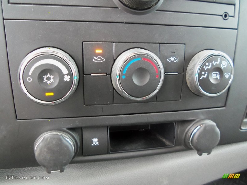 2009 Chevrolet Silverado 2500HD LS Crew Cab 4x4 Controls Photo #53357440