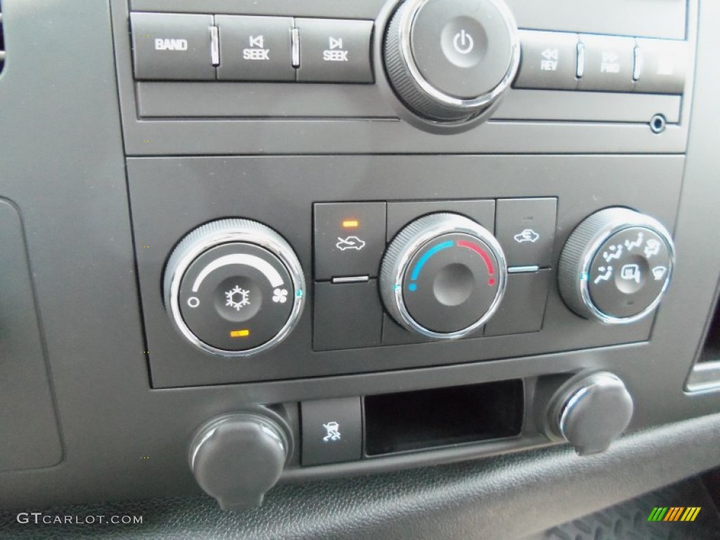 2009 Chevrolet Silverado 1500 LT Extended Cab 4x4 Controls Photo #53357689