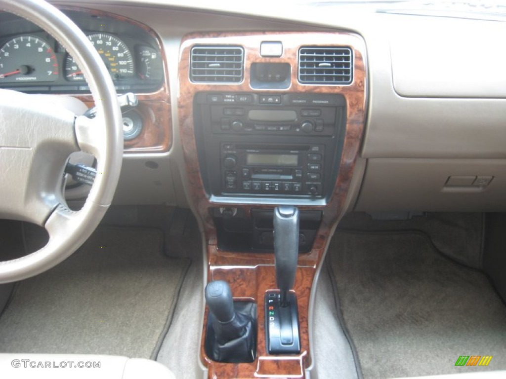 1999 4Runner Limited 4x4 - Desert Dune Metallic / Oak photo #26