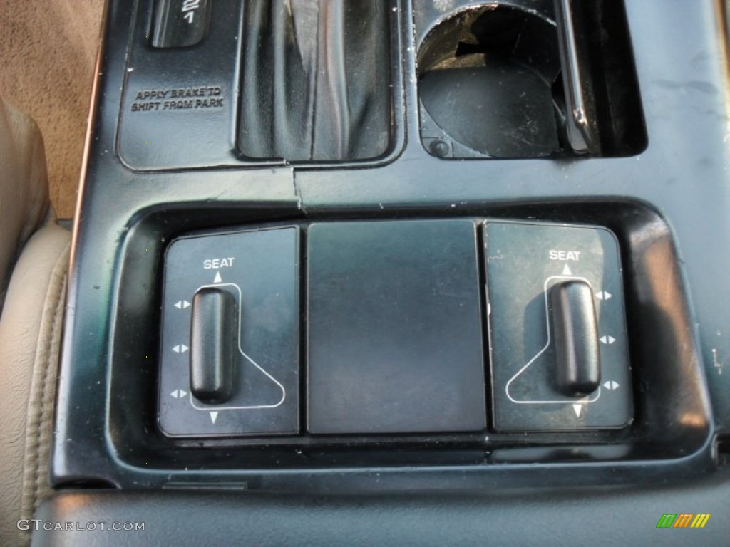 1994 Chevrolet Corvette Coupe Controls Photo #53359696