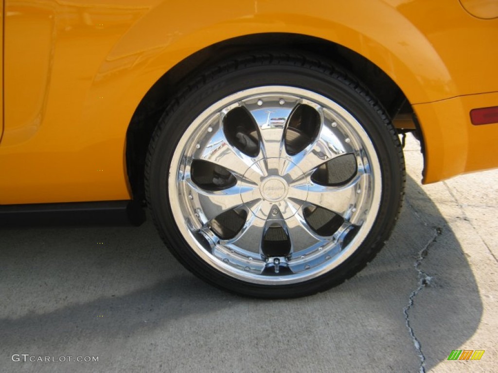 2007 Mustang V6 Deluxe Coupe - Grabber Orange / Dark Charcoal photo #17