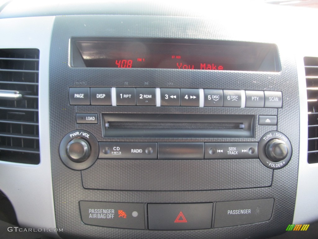 2011 Mitsubishi Outlander SE AWD Controls Photos