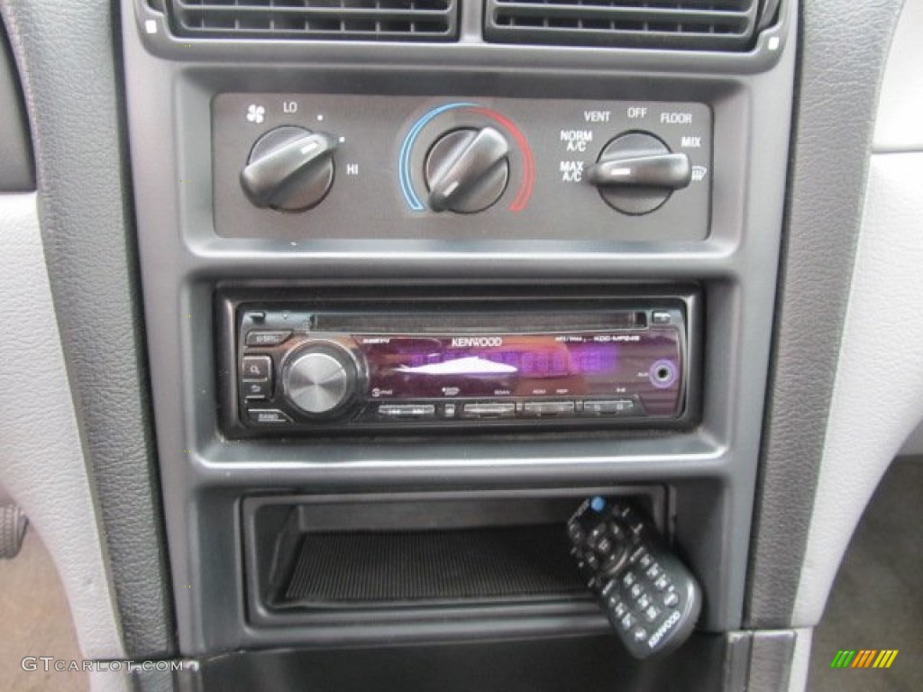 1994 Ford Mustang GT Coupe Controls Photo #53367602