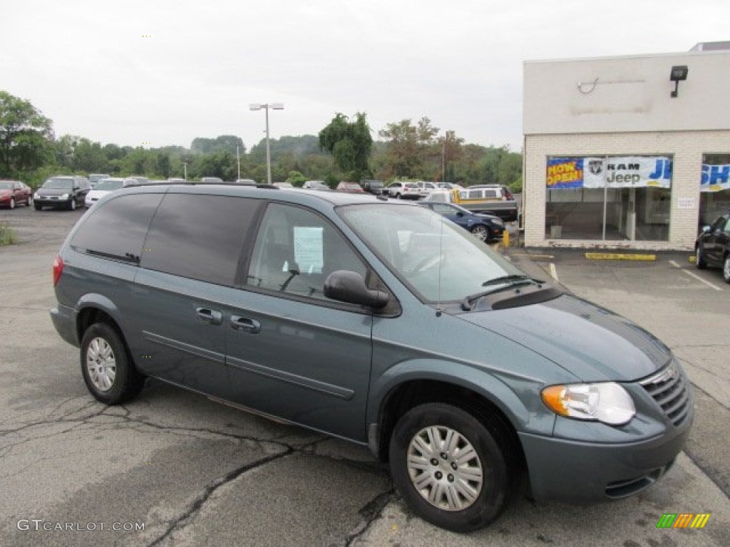 Magnesium Pearl Chrysler Town & Country