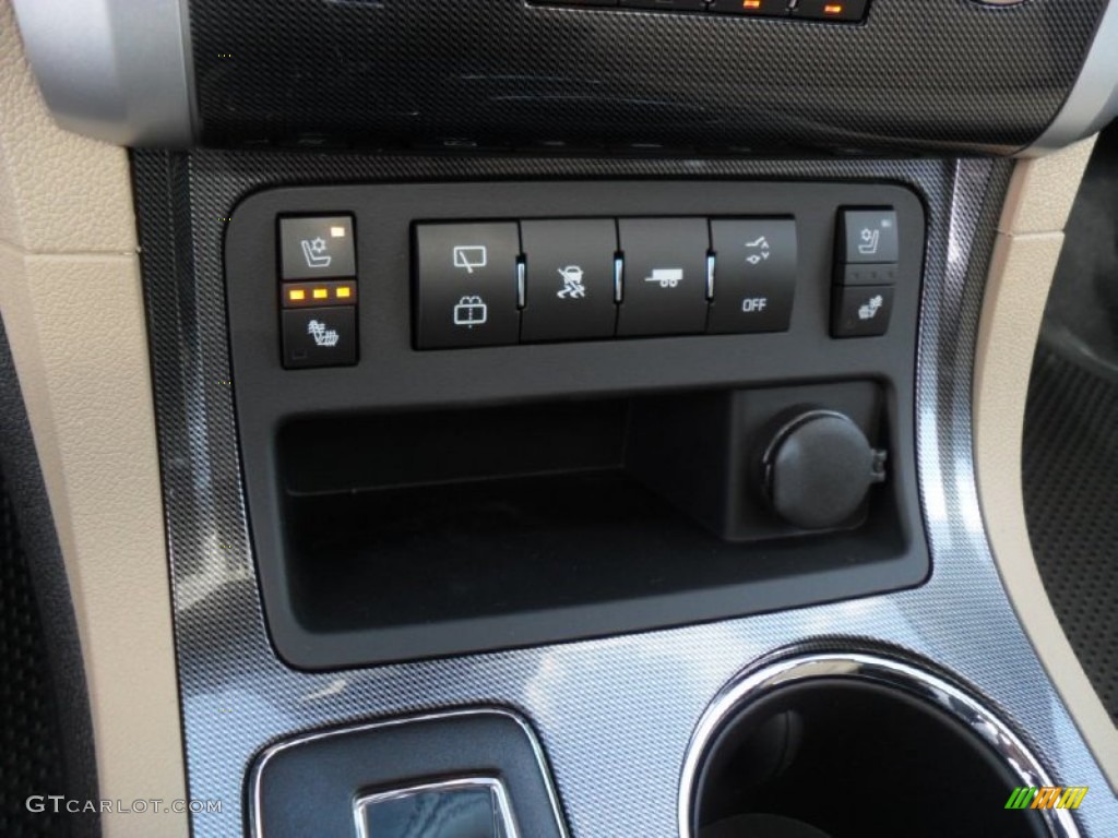 2012 Chevrolet Traverse LTZ Controls Photo #53369153