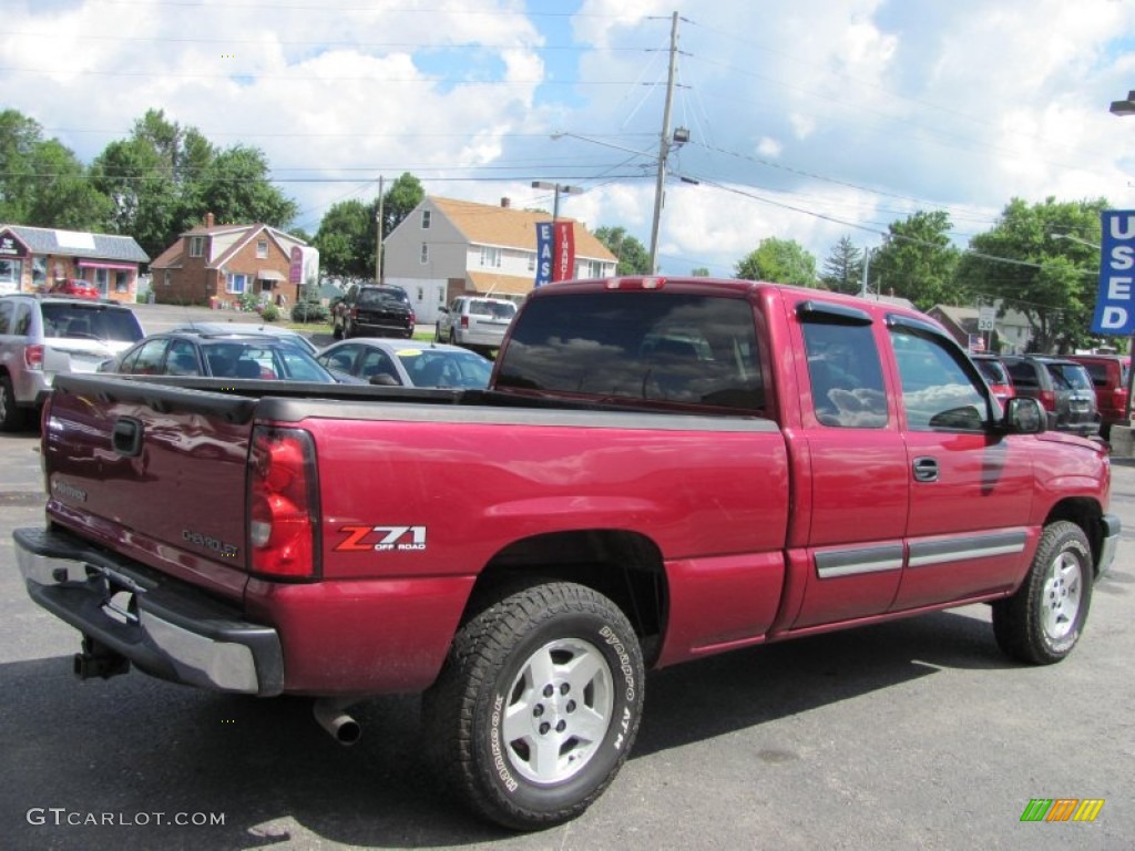 2005 Silverado 1500 Z71 Extended Cab 4x4 - Sport Red Metallic / Medium Gray photo #13