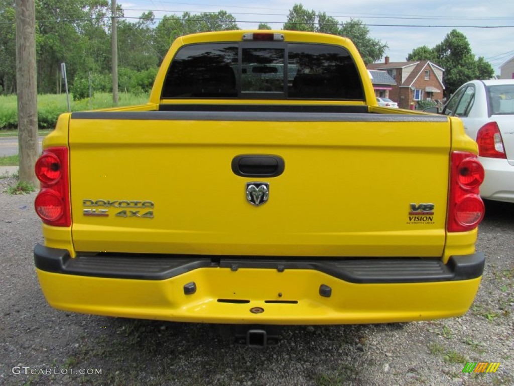 2007 Dakota SLT Quad Cab 4x4 - Detonator Yellow / Medium Slate Gray photo #9