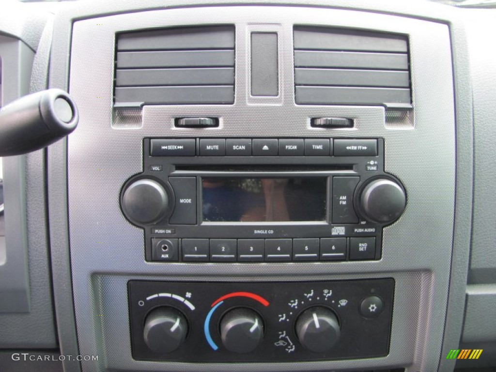 2007 Dodge Dakota SLT Quad Cab 4x4 Audio System Photo #53369618