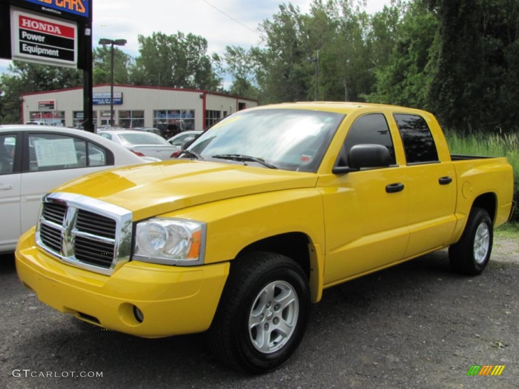 2007 Dakota SLT Quad Cab 4x4 - Detonator Yellow / Medium Slate Gray photo #17