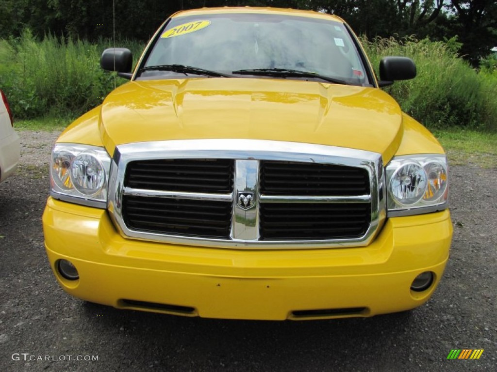 2007 Dakota SLT Quad Cab 4x4 - Detonator Yellow / Medium Slate Gray photo #18