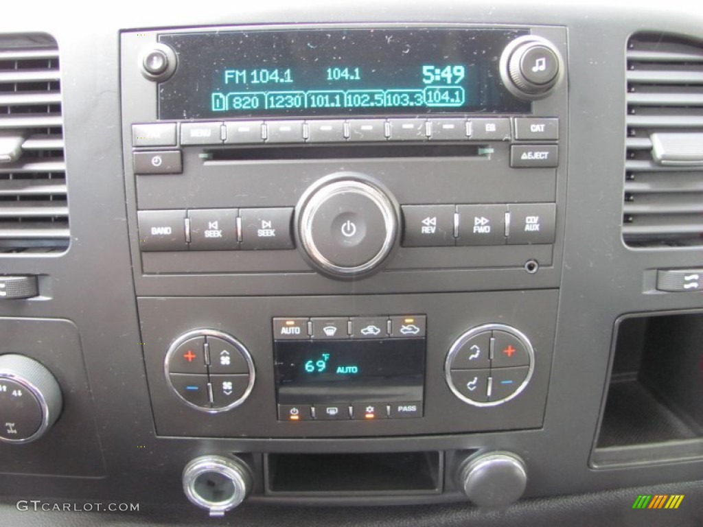2007 Chevrolet Silverado 1500 LT Extended Cab 4x4 Audio System Photo #53370116