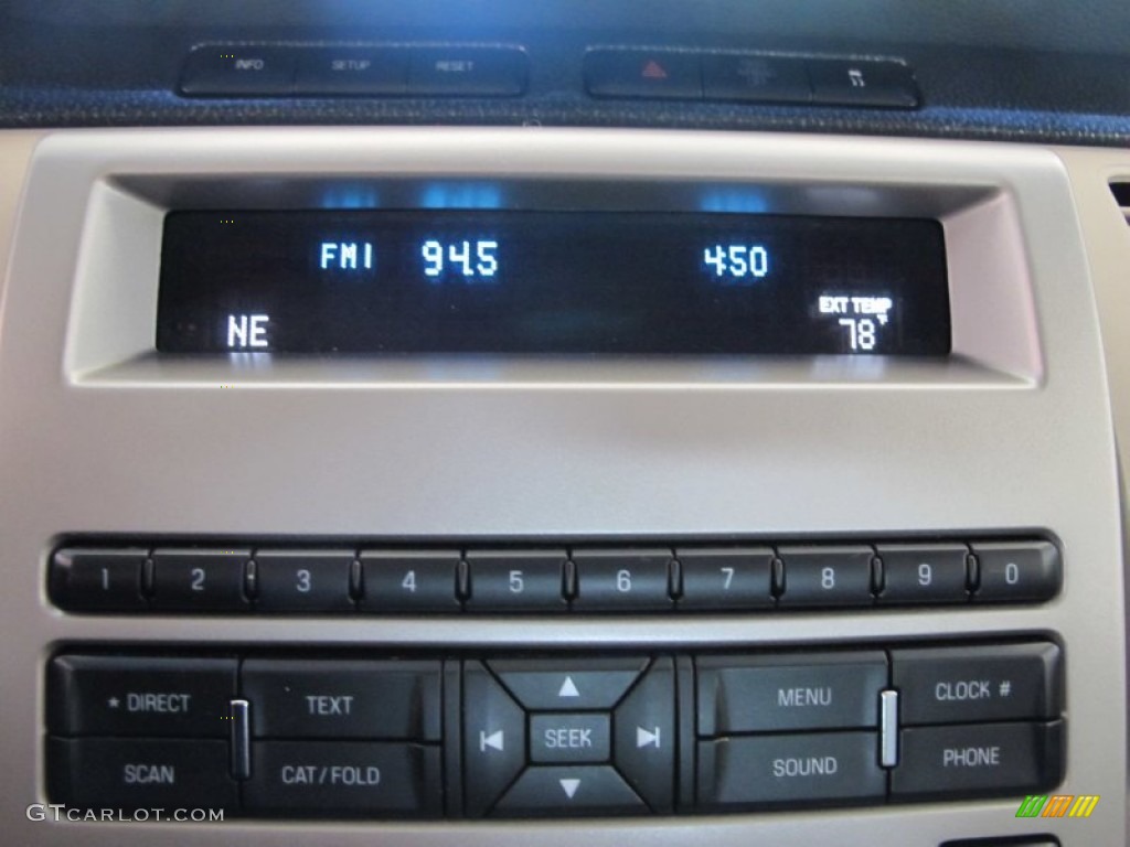 2010 Ford Flex SE Audio System Photos