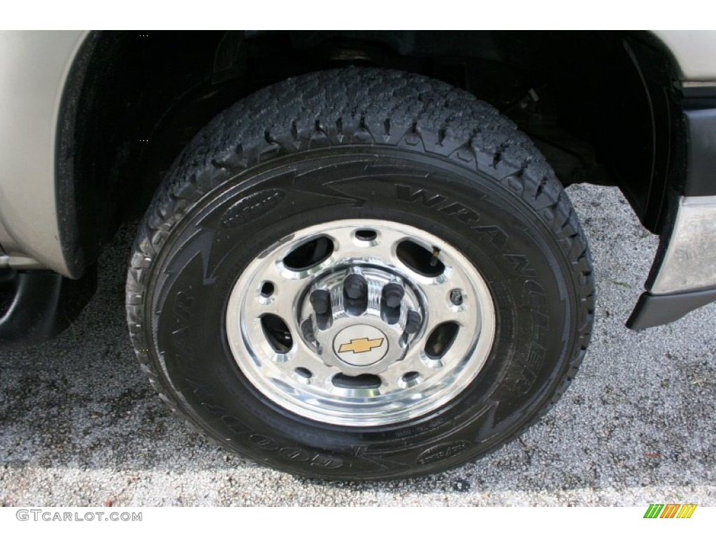 2003 Chevrolet Suburban 2500 LS 4x4 Wheel Photo #53375162