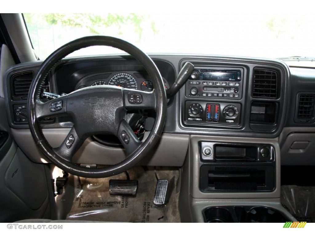 2003 Chevrolet Suburban 2500 LS 4x4 Gray/Dark Charcoal Dashboard Photo #53375849