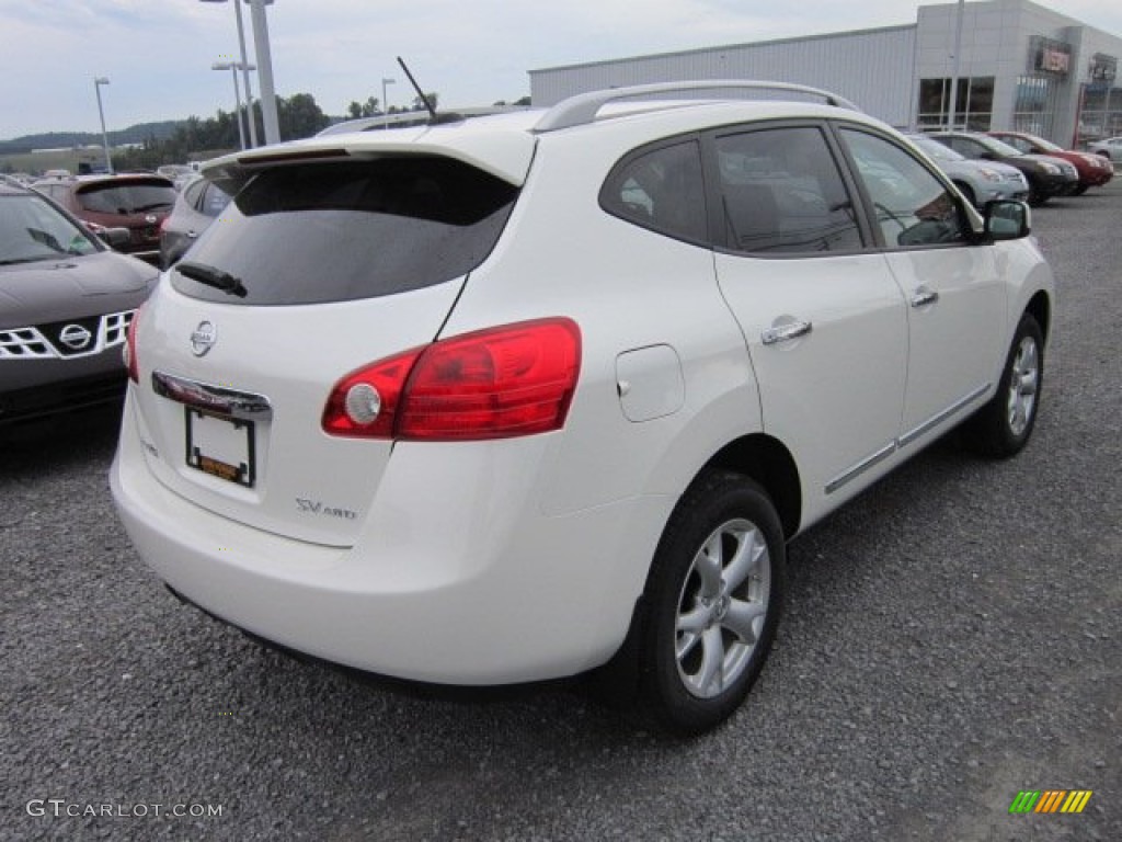 2011 Rogue SV AWD - Pearl White / Gray photo #6