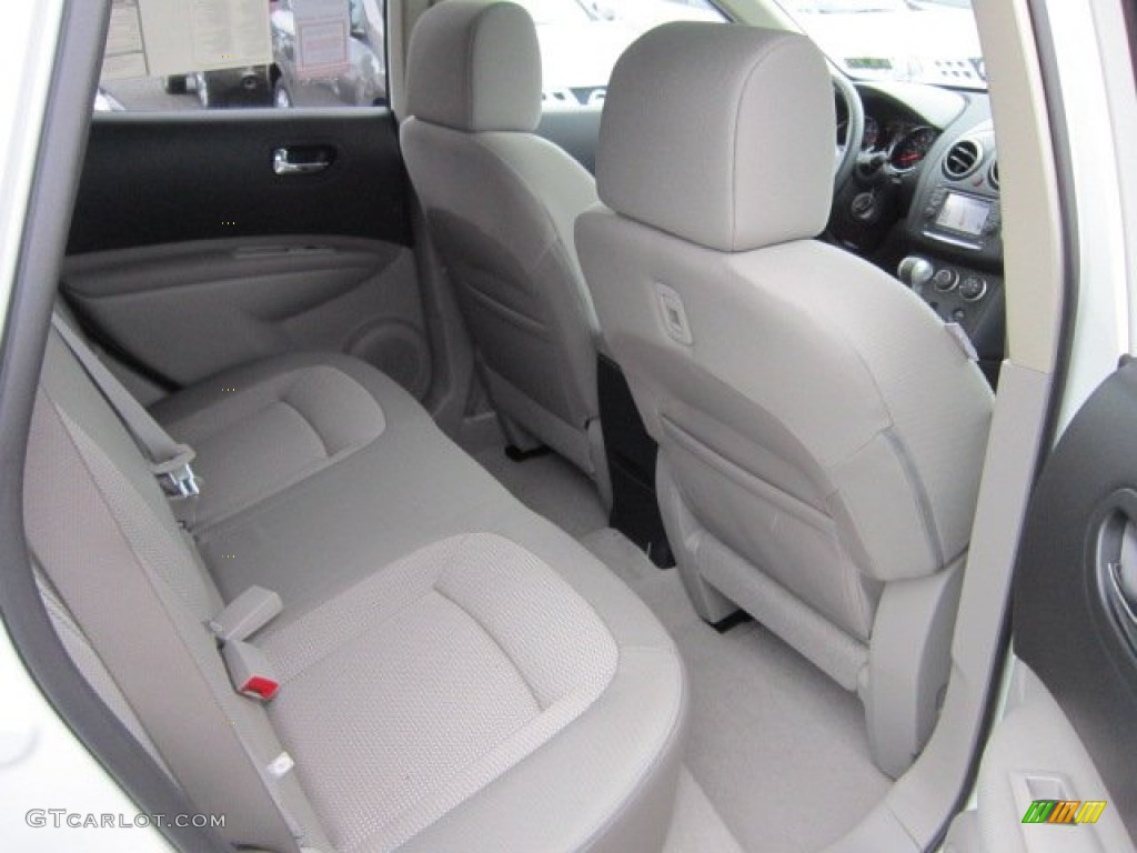 2011 Rogue SV AWD - Pearl White / Gray photo #10