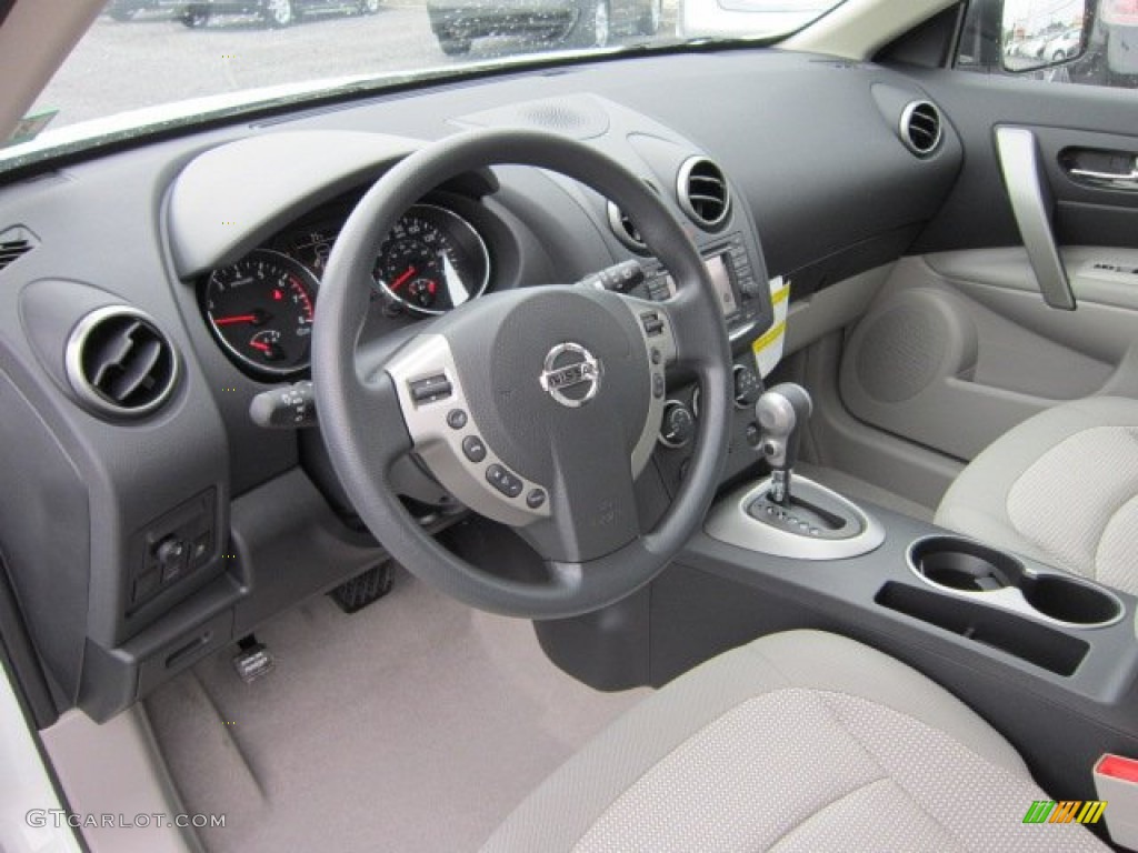 2011 Rogue SV AWD - Pearl White / Gray photo #15