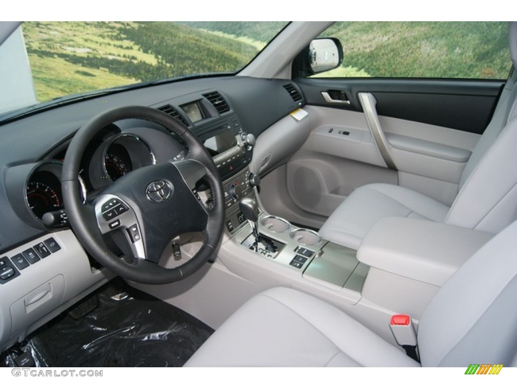 Ash Interior 2012 Toyota Highlander SE 4WD Photo #53376074