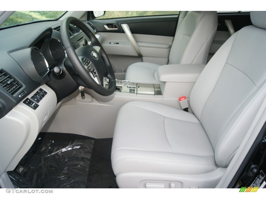 Ash Interior 2012 Toyota Highlander SE 4WD Photo #53376086
