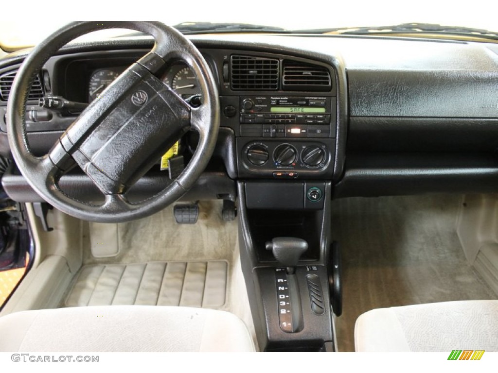 1997 Volkswagen Passat GLX Wagon Beige Dashboard Photo #53376647