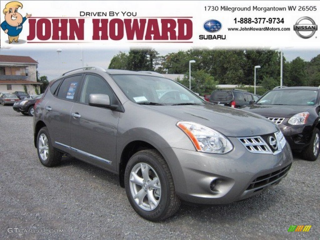 Platinum Graphite Nissan Rogue