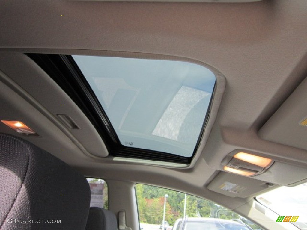 2011 Rogue SV AWD - Platinum Graphite / Black photo #9