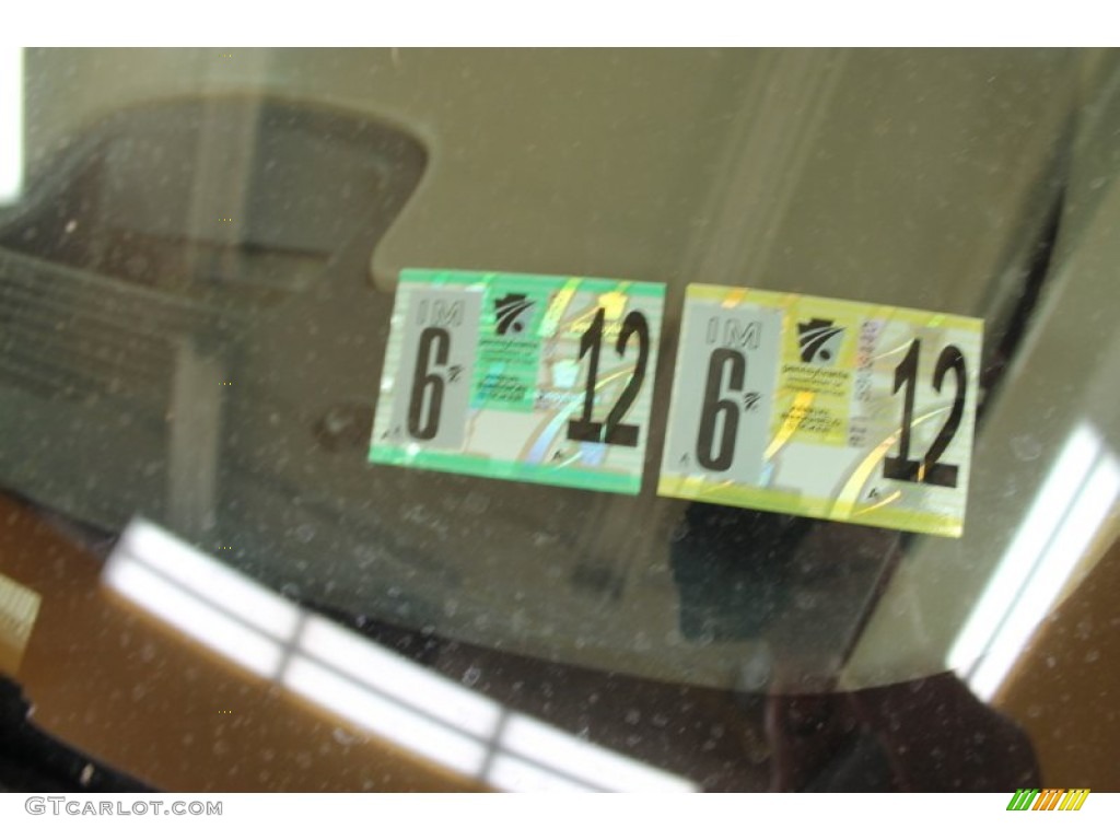 2002 Park Avenue Ultra - White Diamond / Shale photo #18