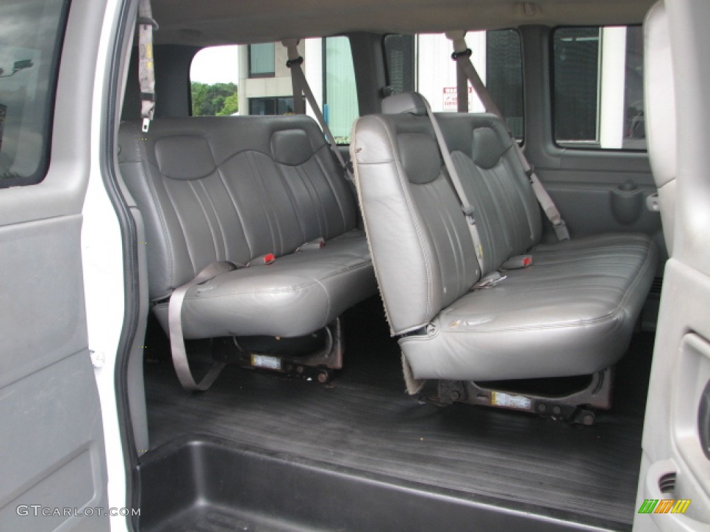 Medium Pewter Interior 2007 Chevrolet Express LS 1500 Passenger Van Photo #53381969