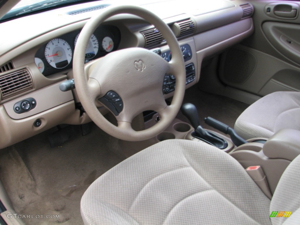 Sandstone Interior 2004 Dodge Stratus SE Sedan Photo #53383319