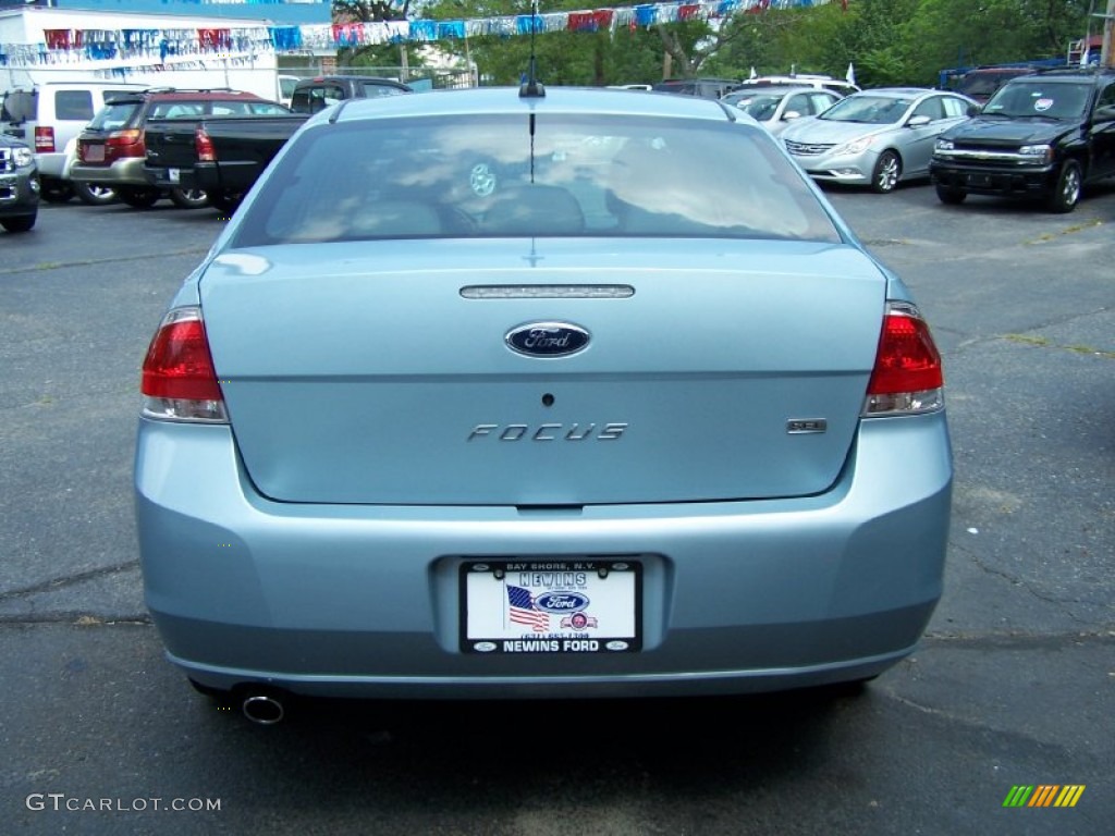 2009 Focus SEL Sedan - Light Ice Blue Metallic / Charcoal Black photo #5