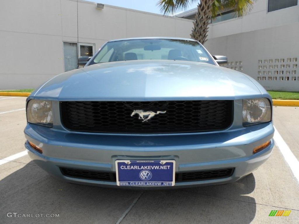 2006 Mustang V6 Premium Coupe - Windveil Blue Metallic / Light Parchment photo #2