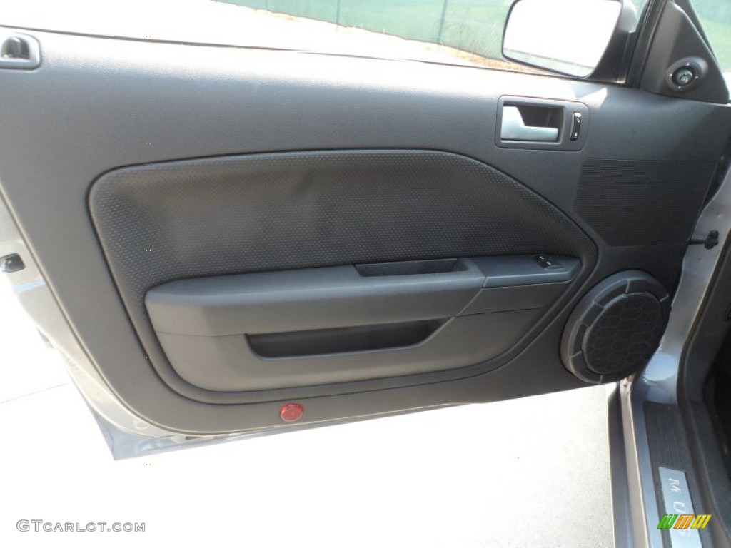 2007 Ford Mustang GT Premium Coupe Dark Charcoal Door Panel Photo #53384377