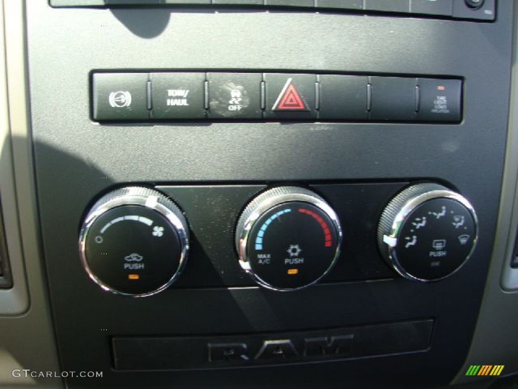 2012 Dodge Ram 2500 HD ST Crew Cab 4x4 Controls Photo #53389163
