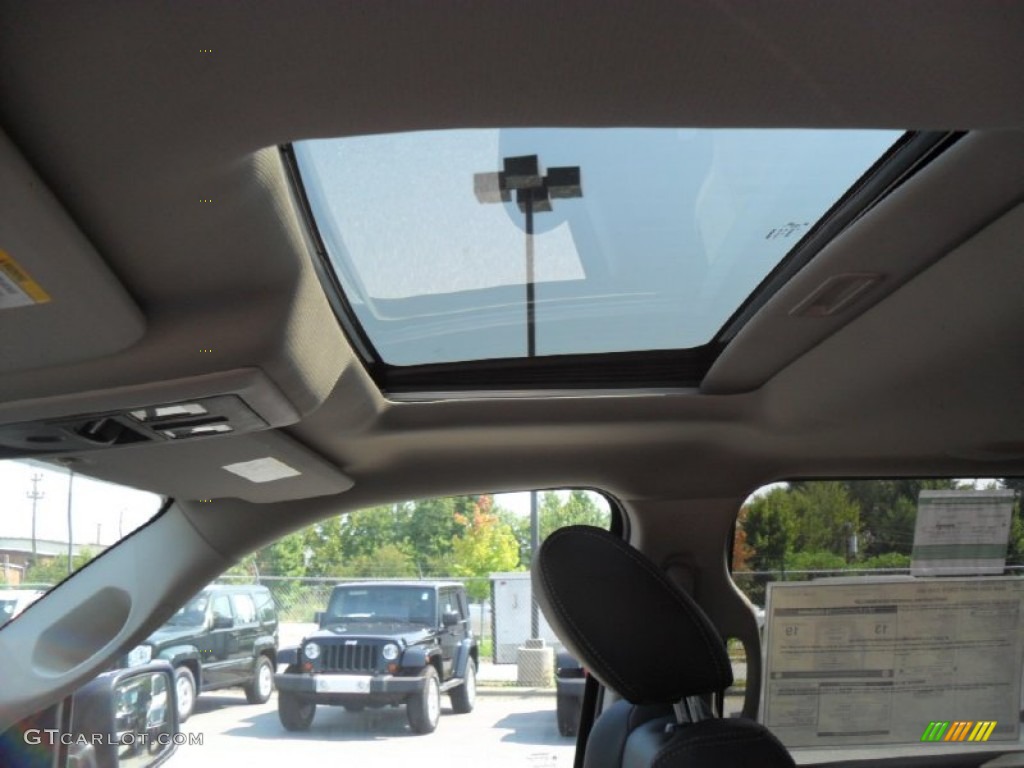 2012 Dodge Ram 1500 Sport Crew Cab 4x4 Sunroof Photos